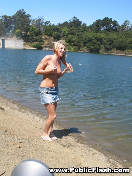 Blonde goes skinny dipping